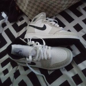 Jordan 1s elephant grey and white